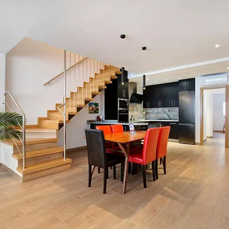 Falco 2 Apartment *